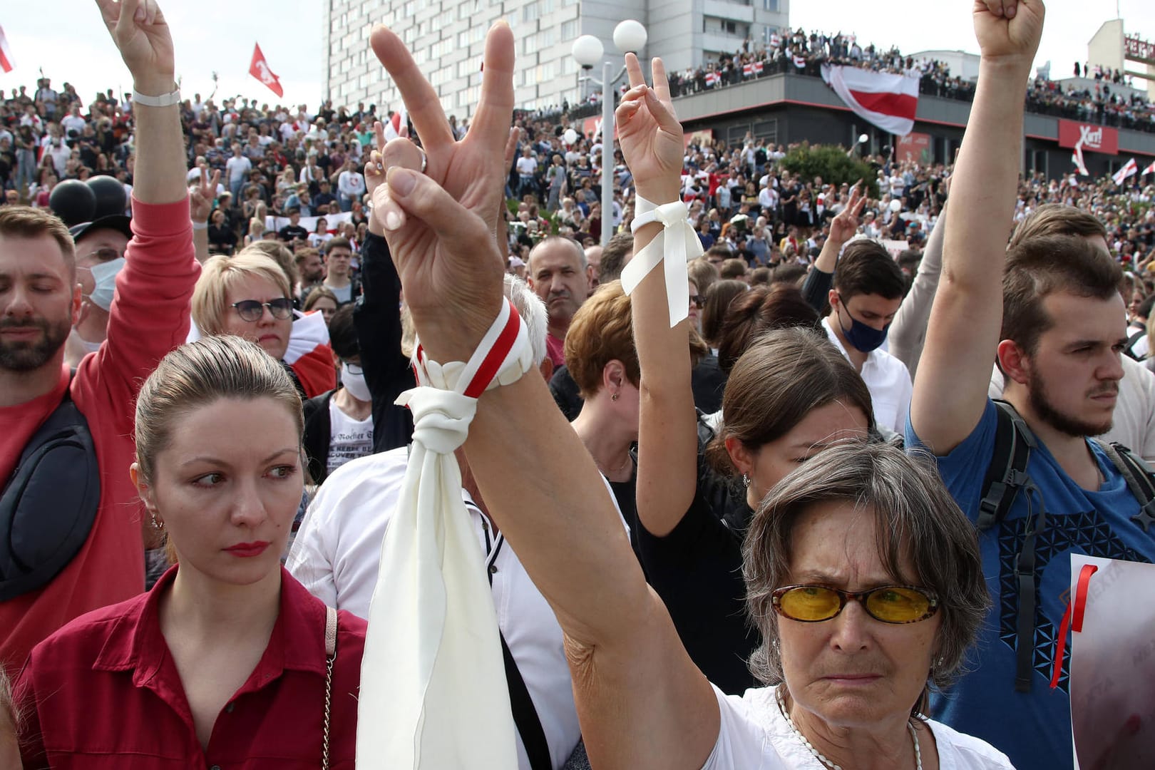 Massenproteste in Belarus: Wie hier in Minsk versammeln sich im gesamten Land tausende Demonstranten auf den Straßen.