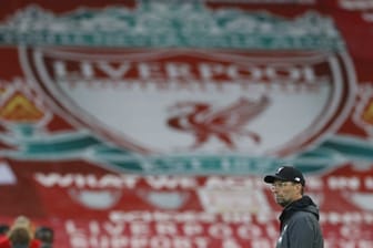 Liverpools Coach Jürgen Klopp ist zum Trainer des Jahres in der Premier League gewählt worden.