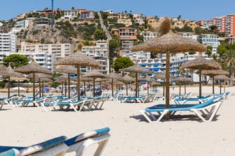 Strand von Santa Ponca: Mallorca trifft die Reisewarnung schwer.
