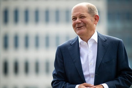 Hat gut lachen: SPD-Kanzlerkandidat Olaf Scholz legt einen guten Start hin.