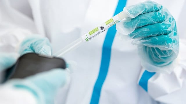Leichter Rückgang der Neuinfektionen in Deutschland - doch an Sonntagen sind die gemeldeten Zahlen oft niedriger. Leichter Rückgang der Neuinfektionen in Deutschland - doch an Sonntagen sind die gemeldeten Zahlen oft niedriger.