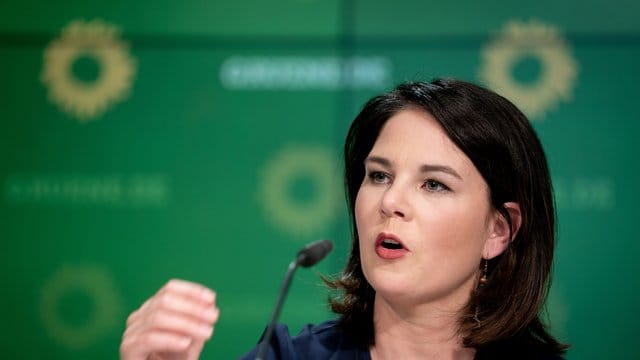 Kanzlerkandidatur? Entscheiden wir, wenn wir es für richtig halten, sagen die Grünen-Parteichefs Robert Habeck und Annalena Baerbock (im Bild). Kanzlerkandidatur? Entscheiden wir, wenn wir es für richtig halten, sagen die Grünen-Parteichefs Robert Habeck und Annalena Baerbock (im Bild).