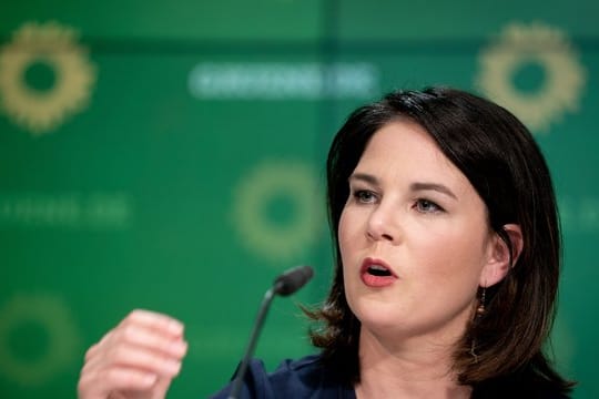 Kanzlerkandidatur? Entscheiden wir, wenn wir es für richtig halten, sagen die Grünen-Parteichefs Robert Habeck und Annalena Baerbock (im Bild).