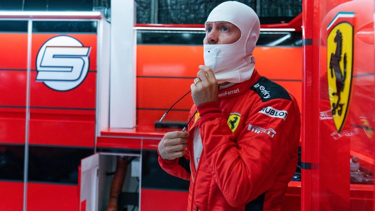 Sebastian Vettel in der Ferrari-Box: Der viermalige Weltmeister fuhr ein starkes Rennen in Barcelona.