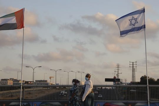 Die Emirate hatten überraschend angekündigt, als drittes arabisches Land - nach Ägypten und Jordanien - diplomatische Beziehungen zu Israel aufzunehmen.