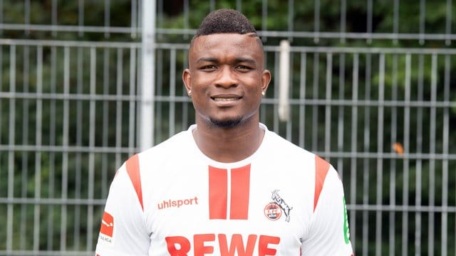 Trainer Markus Gisdol möchte Angreifer Jhon Cordoba gerne beim 1. Trainer Markus Gisdol möchte Angreifer Jhon Cordoba gerne beim 1.