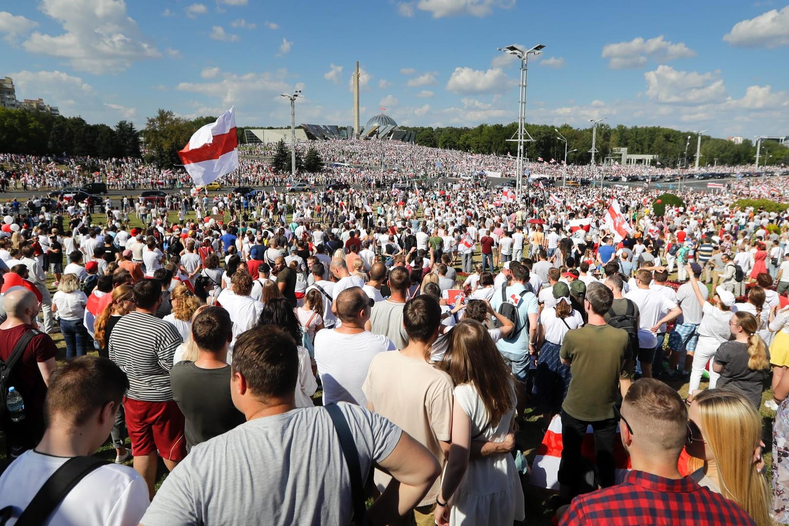 Protestanten in Belarus: Am Morgen begannen bereits erste Streiks.