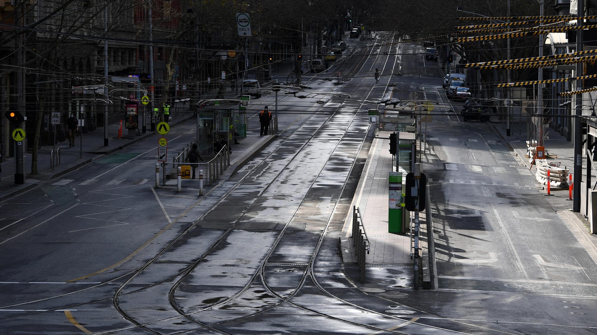 Straße in Melbourne: Es sind kaum Menschen oder Autos zu sehen.