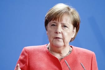 Bundeskanzlerin Angela Merkel schließt Lockerungen im Fußball aus.