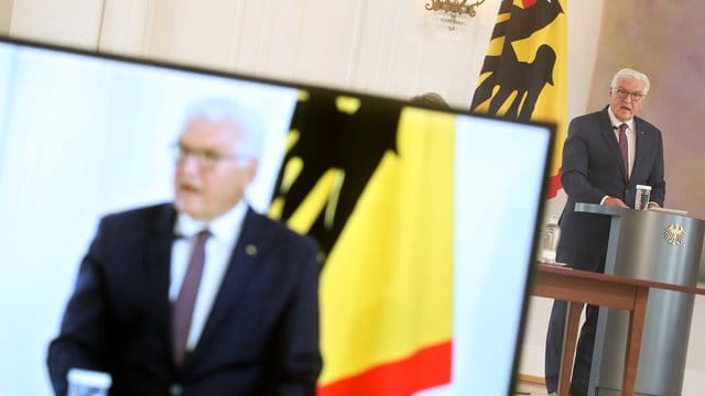 Bundespräsident Frank-Walter Steinmeier startet im Schloss Bellevue das internationale Forschungsprojekt "Ethik der Digitalisierung". Bundespräsident Frank-Walter Steinmeier startet im Schloss Bellevue das internationale Forschungsprojekt "Ethik der Digitalisierung".