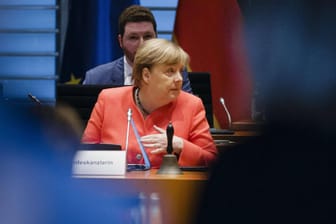 Bundeskanzlerin Angela Merkel (CDU): Die SPD wirft ihr einen PR-Stunt vor. Notwendig sei ihr Besuch während der Corona-Krise in Heinsberg oder Rheda-Wiedenbrück gewesen. Nun diene er nur dem innerparteilichen Wahlkampf.