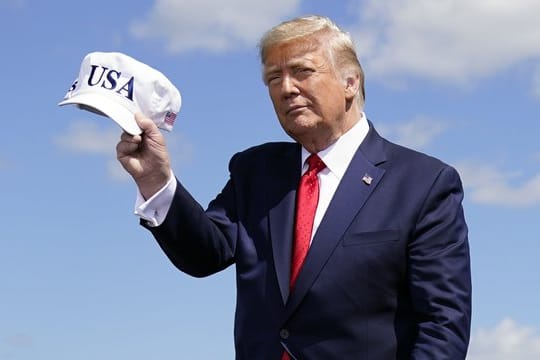 US-Präsident Donald Trump teilt gegen Herausforderer Joe Biden aus.
