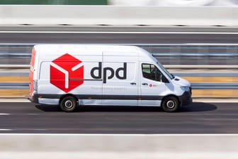 dpd-Lieferant: Der Zoll warnt vor gefälschten Mails vom Paketdienst.