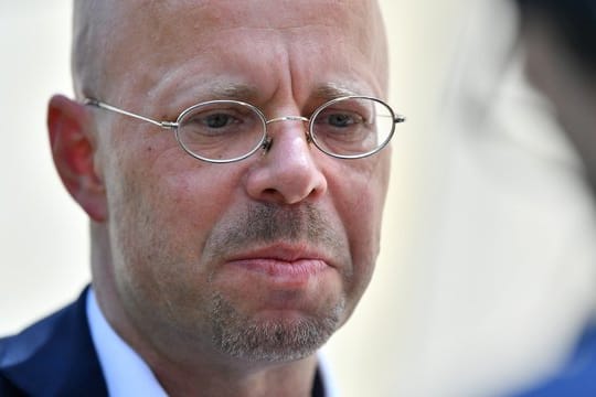 Andreas Kalbitz verzichtet endgültig auf den Fraktionsvorsitz im Brandenburger Landtag.