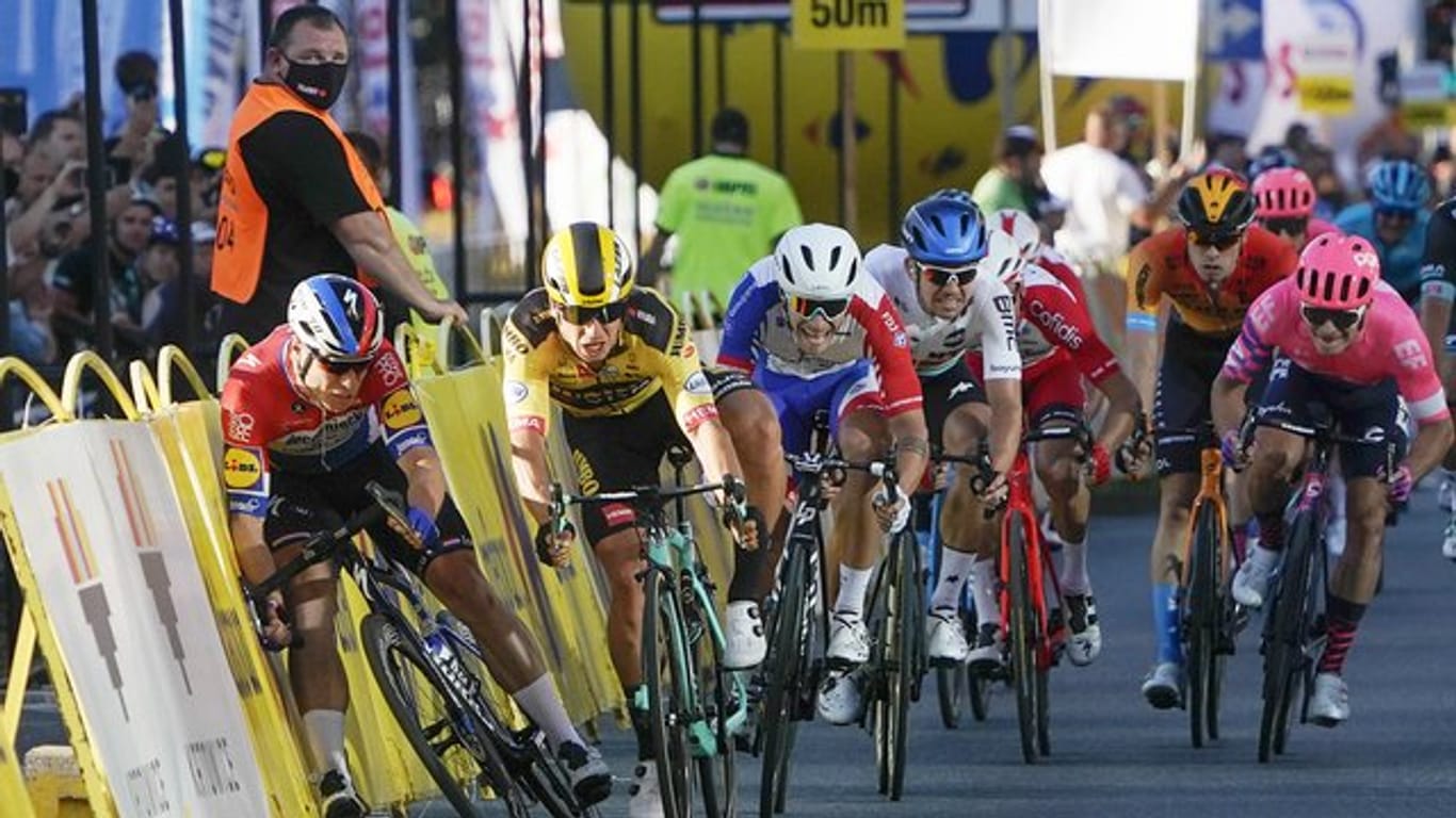 Fabio Jakobsen (l) stürzte schwer bei der Polen-Rundfahrt.