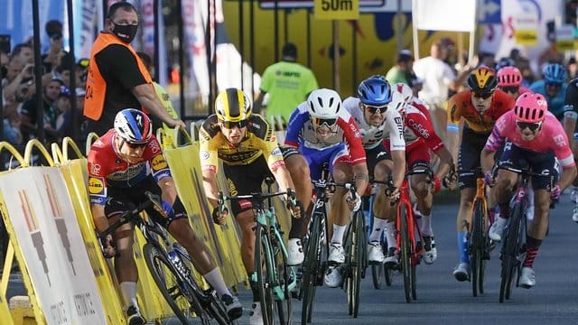 Fabio Jakobsen (l) stürzte schwer bei der Polen-Rundfahrt.