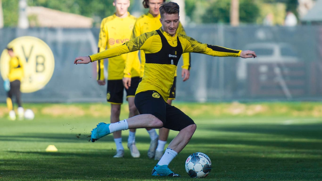 Nach langwierigen Verletzungsproblemen: Marco Reus hofft, bald wieder ins BVB-Mannschaftstraining zurückkehren zu können. (Archivbild)