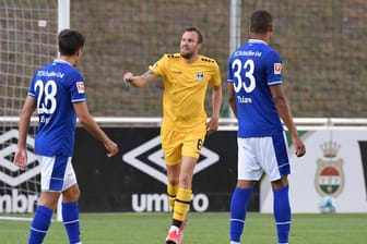 Jubel gegen Erzrivalen: Ex-BVB-Star Kevin Großkreutz (Mitte) freut sich über seinen Treffer im Testspiel gegen den FC Schalke 04.