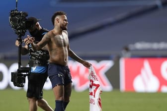 PSG-Star Neymar bekam das RB-Trikot von Marcel Halstenberg.