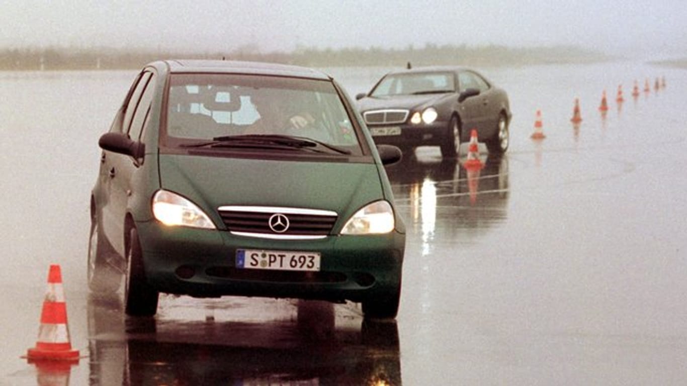 Nach dem verpatzten "Elchtest" im Jahr 1997 erhielt auch Mercedes A-Klasse serienmäßig EPS.