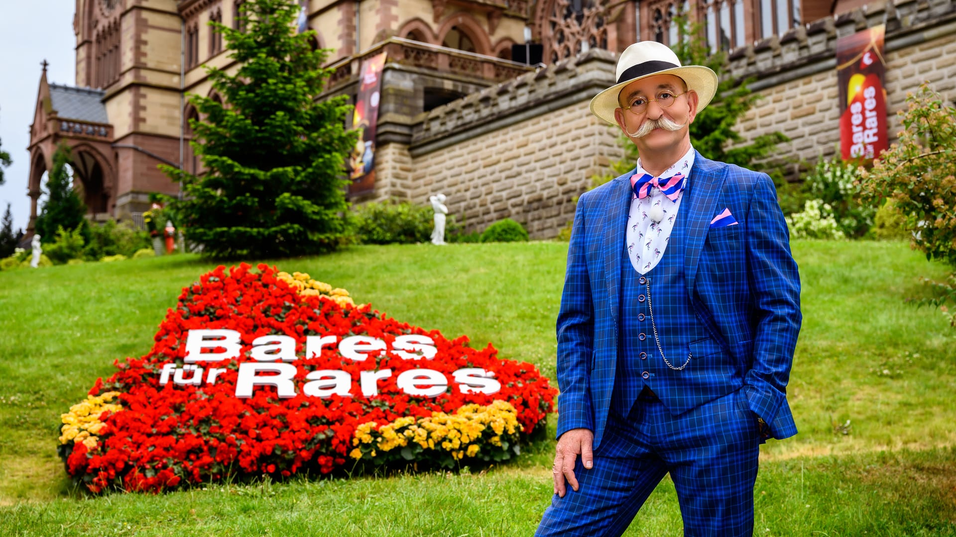 Bares für Rares"Bares für Rares": Horst Lichter begrüßt seine Gäste auf Schloss Drachenburg.