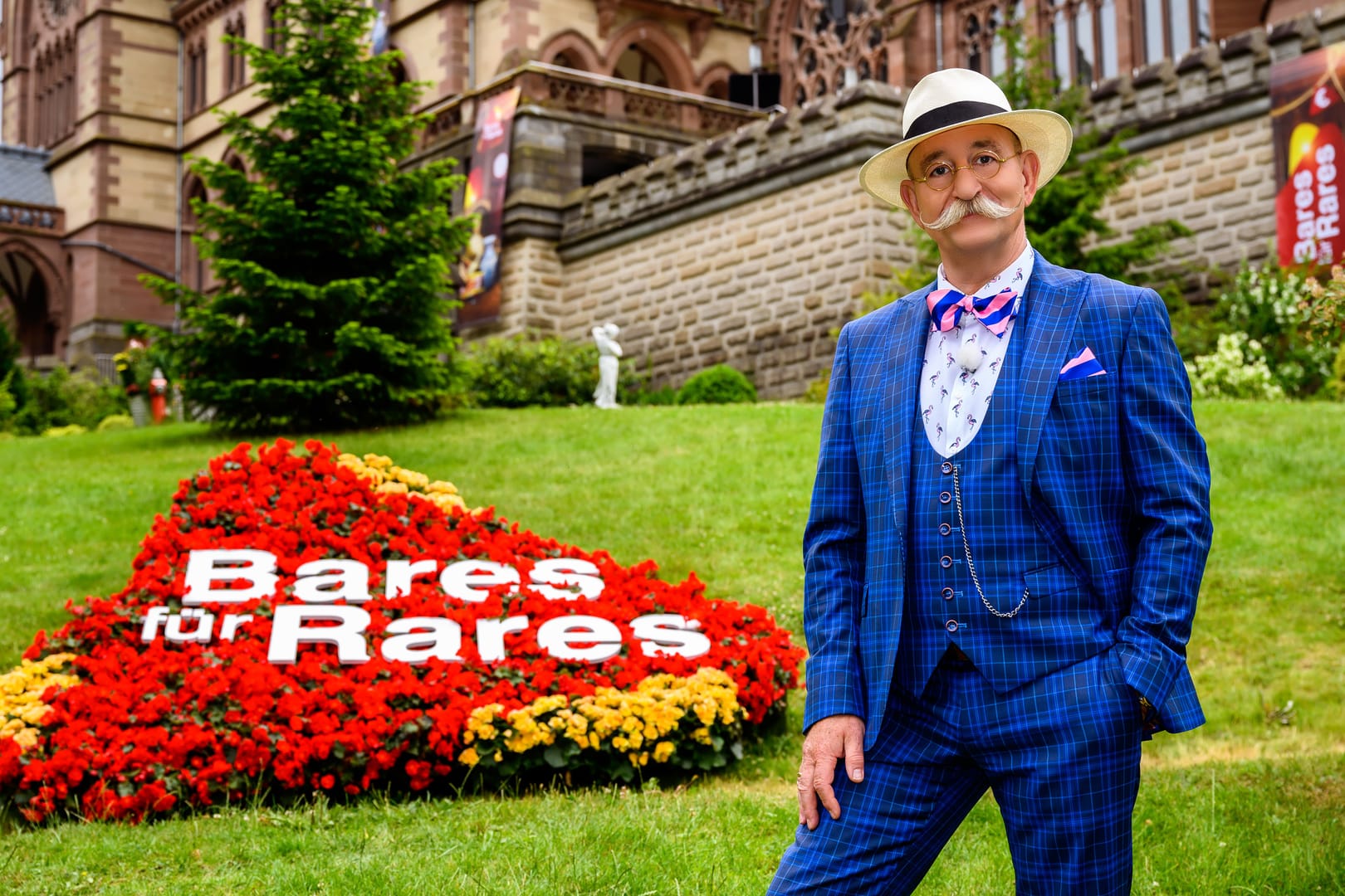 Bares für Rares"Bares für Rares": Horst Lichter begrüßt seine Gäste auf Schloss Drachenburg.