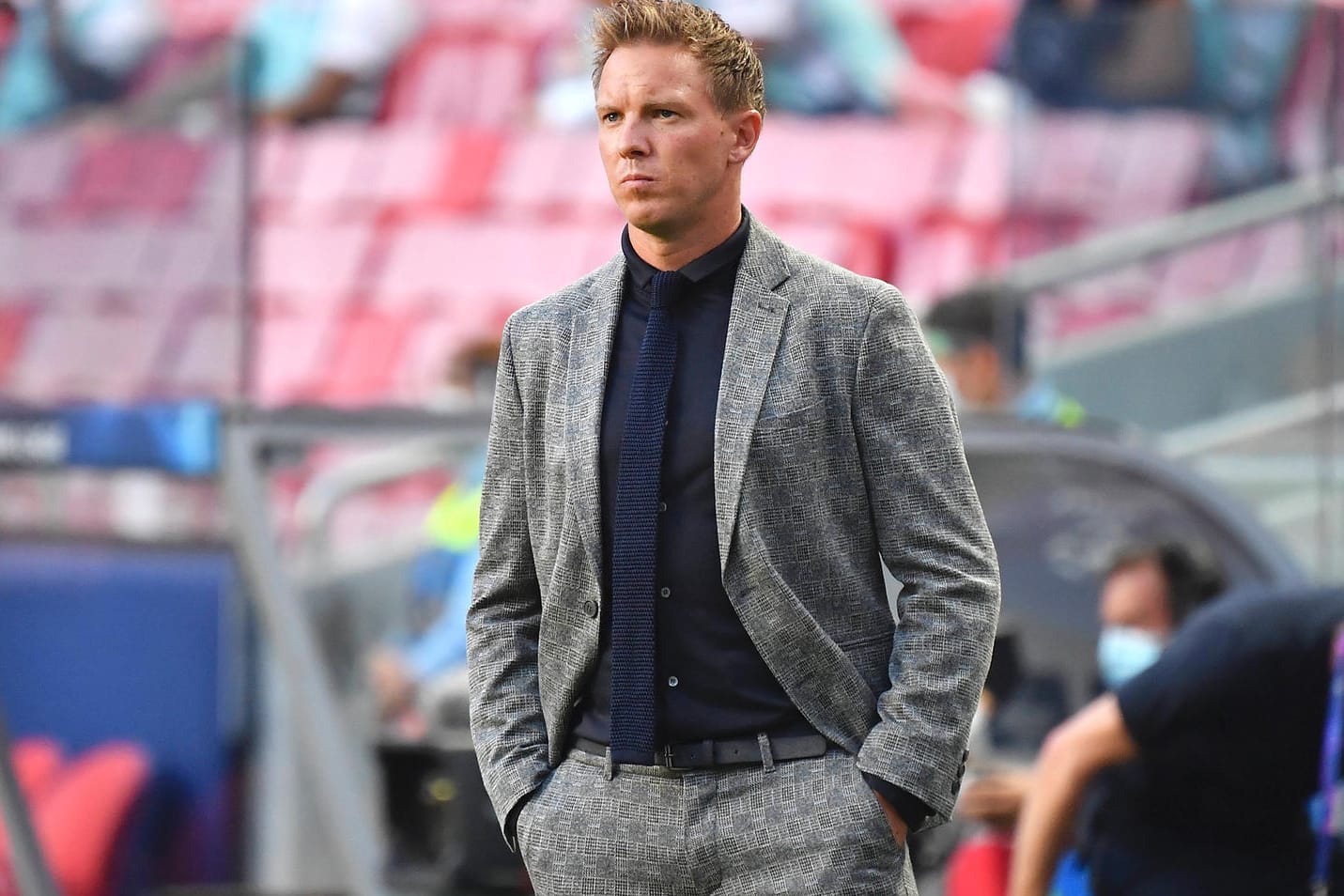 Sorgte mit seinem Outfit für Aufsehen: Leipzig-Trainer Julian Nagelsmann.