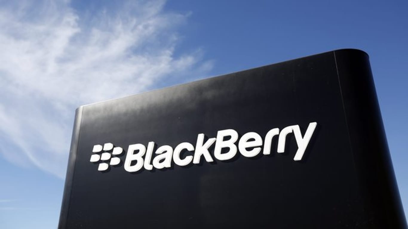 Blackberry lässt von der Firma OnwardMobility ein neues Smartphone entwickeln, das für den 5G-Datenfunk gerüstet sein soll.