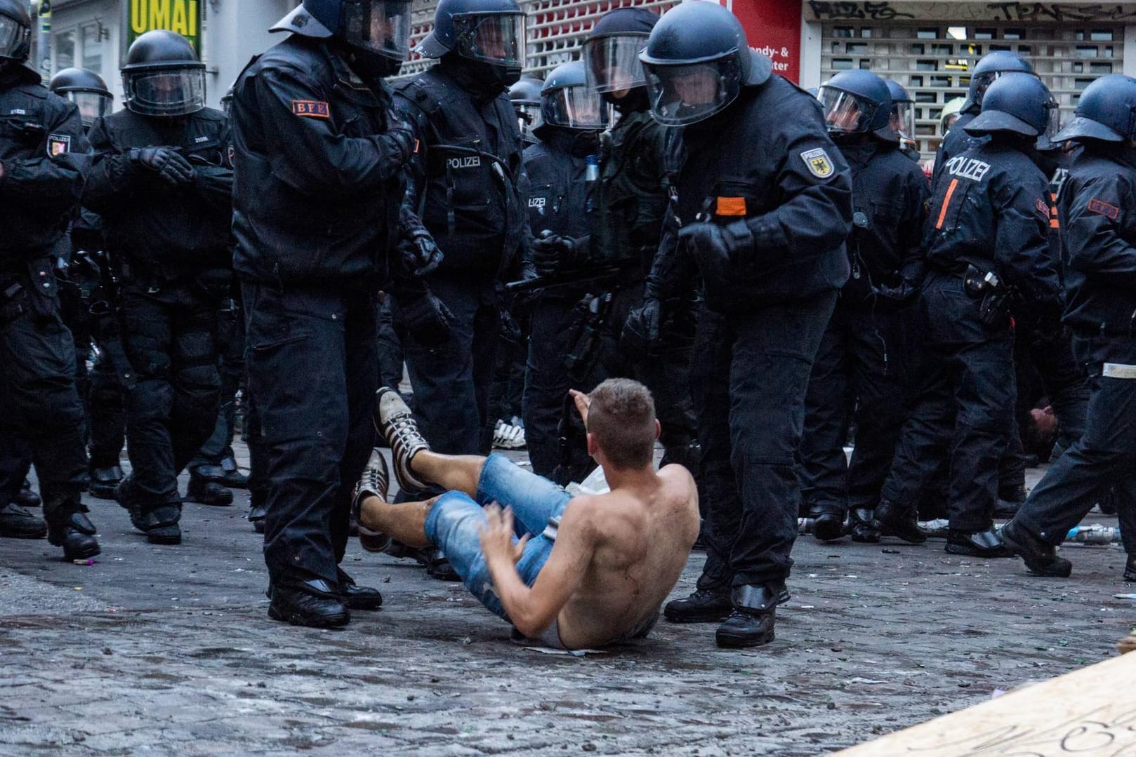 Polizeigewalt bei den G20-Demos in Hamburg: "Im Überschwang der Gefühle kann es zu einem Gewaltrausch kommen."