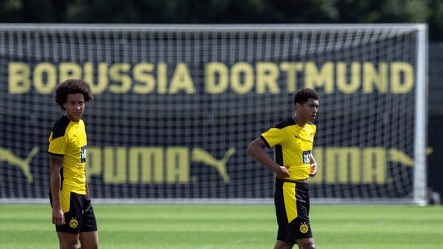 Zum Auftakt der Bundesliga wird Borussia Dortmund gegen Borussia Mönchengladbach antreten. Zum Auftakt der Bundesliga wird Borussia Dortmund gegen Borussia Mönchengladbach antreten.