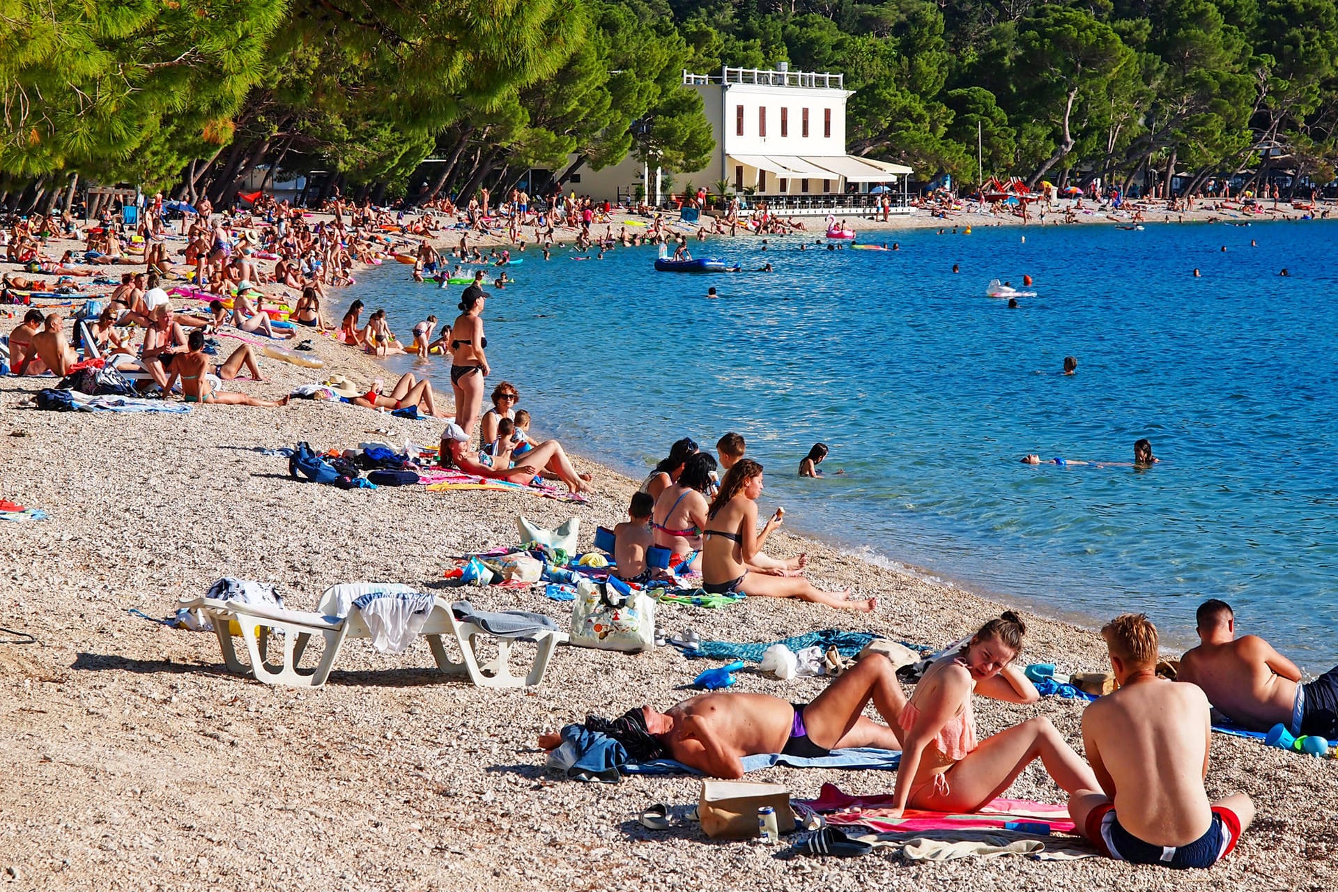 Strand in Kroatien: Das RKI hat mehrere Küstenregionen als Risikogebiet eingestuft.