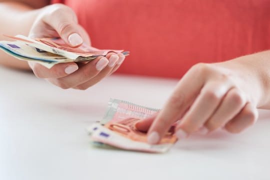 Mit vermögenswirksamen Leistungen können Arbeitnehmer nebenbei ein kleines Finanzpolster aufbauen. Mit vermögenswirksamen Leistungen können Arbeitnehmer nebenbei ein kleines Finanzpolster aufbauen.
