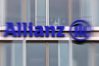 Allianz-Logo (Symbolbild): Der Garantiezins wird wohl erst einmal nicht gesenkt.