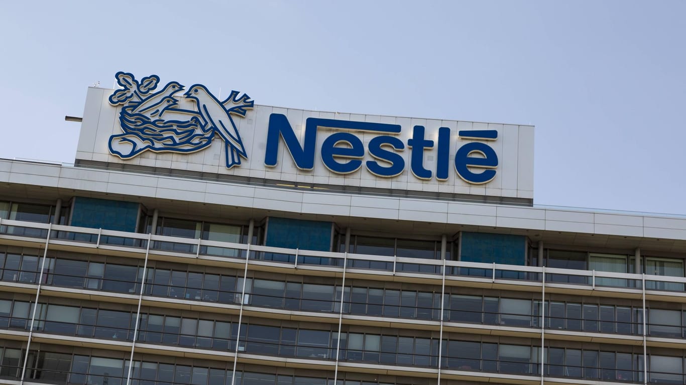 Gute Nachricht: Nestlé – hier die Zentrale der Nestlé Deutschland AG in Frankfurt am Main – bringt sein erstes pflanzliches Meeresfrüchte-Produkt auf den Markt.