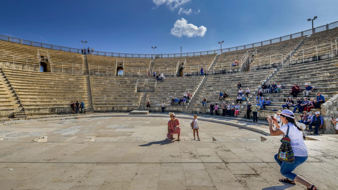 Ausgrabungsstätte Caesarea, Israel (Foto von 2019): Touristen aus Deutschland können hier momentan keinen Urlaub machen.