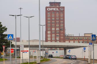 Das Opel-Werksgelände in Rüsselsheim: Der Autobauer plant, Teile seines Stammsitzes zu veräußern.