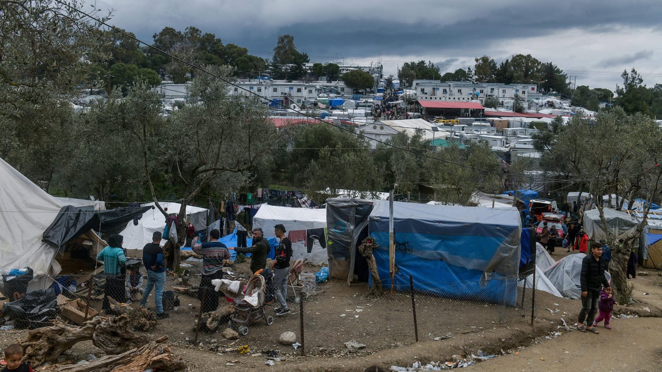Flüchtlingslager Moria (Aufnahme aus dem März): Die Menschen müssen sich zuletzt immer aggressiverer Angriffe erwehren.