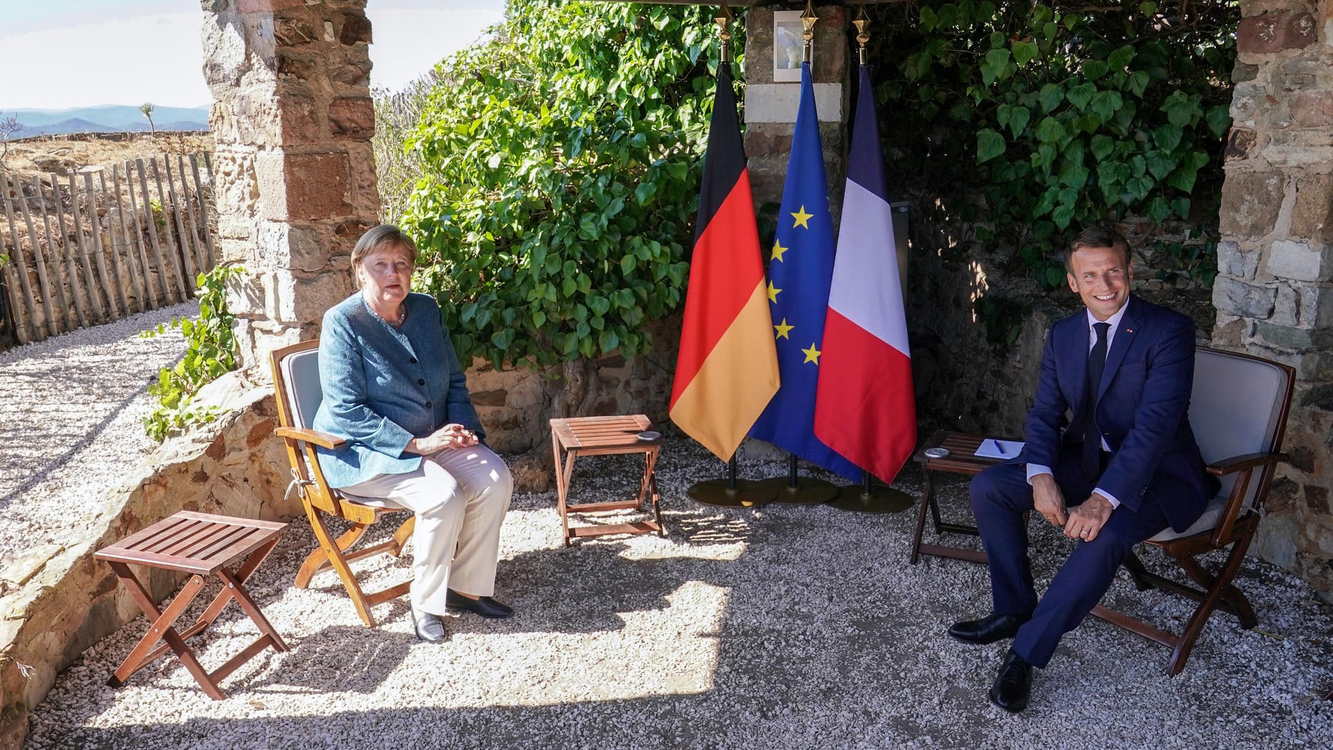 Kanzlerin Merkel besucht Frankreichs Präsident Macron