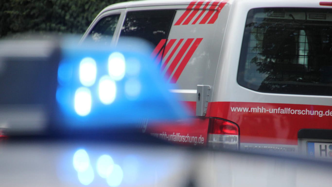Tübingen: Drei Schwerverletzte nach einem Auffahrunfall.