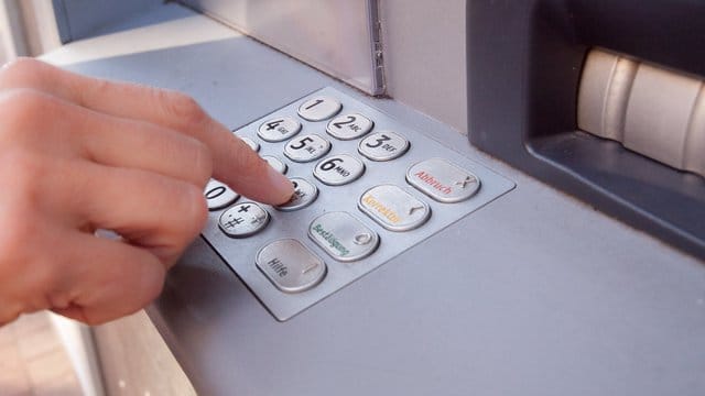 Was kostet ein Konto? Die Antwort auf diese Frage kann sehr unterschiedlich ausfallen, wie eine aktuelle Untersuchung zeigt. Was kostet ein Konto? Die Antwort auf diese Frage kann sehr unterschiedlich ausfallen, wie eine aktuelle Untersuchung zeigt.