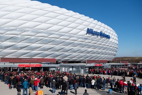 Beim Supercup empfängt Bayern München in der heimischen Allianz Arena den BVB.