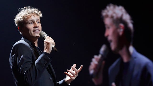 Sänger Tim Bendzko beim Tourauftakt in der Barclaycard Arena.