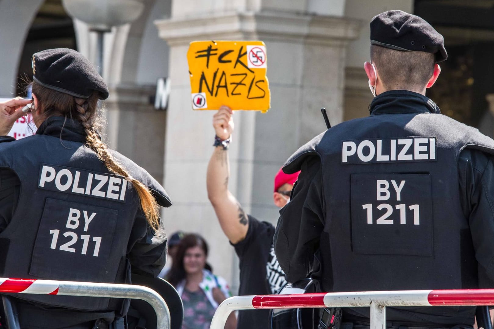 Bei der Polizei wurden Dutzende Fälle von Rechtsextremismus verzeichnet.
