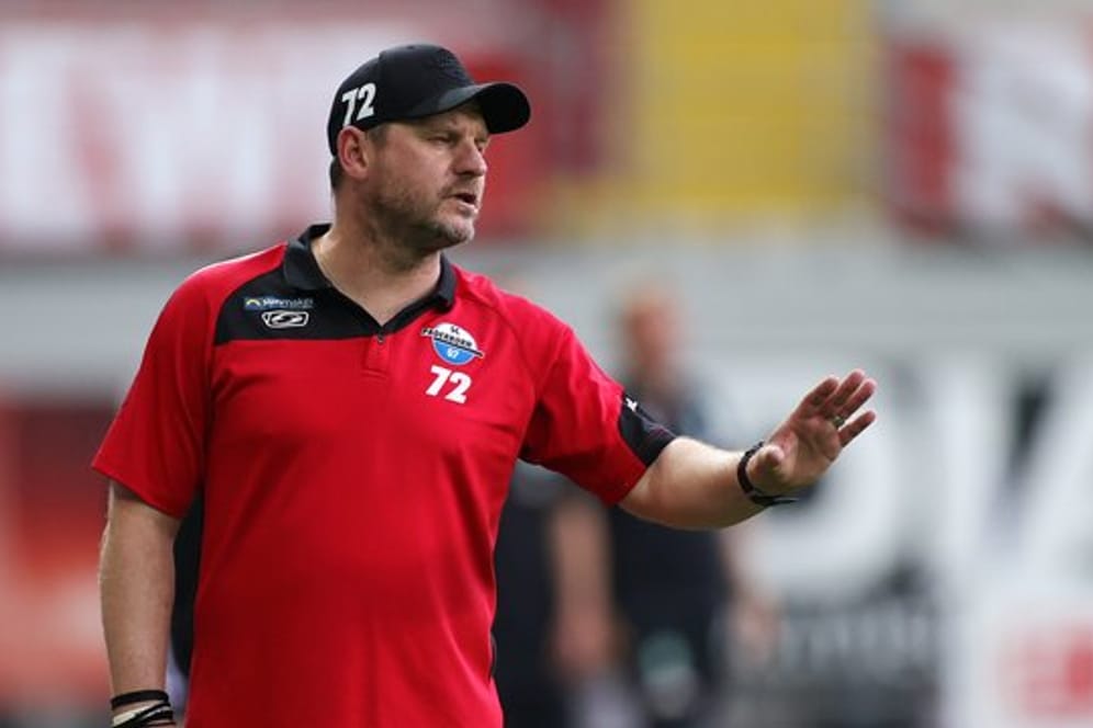 Paderborns Trainer Steffen Baumgart zählt sein Team nicht zu den Favoriten in der 2.