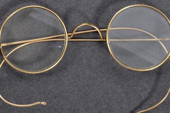 Angebliche Brille von Gandhi wurde versteigert: Auktion erzielte Rekordpreis