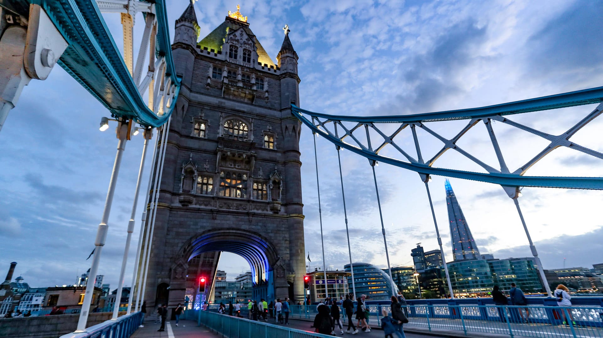 Tower Bridge: Ein technischer Defekt löste ein Verkehrschaos aus. Tower Bridge: Ein technischer Defekt löste ein Verkehrschaos aus.