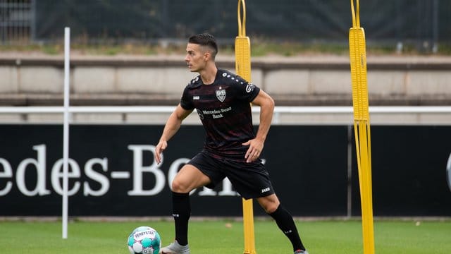 Fällt mit gebrochenem Ellenbogen für den VfB Stuttgart aus: Erik Thommy in Aktion. Fällt mit gebrochenem Ellenbogen für den VfB Stuttgart aus: Erik Thommy in Aktion.
