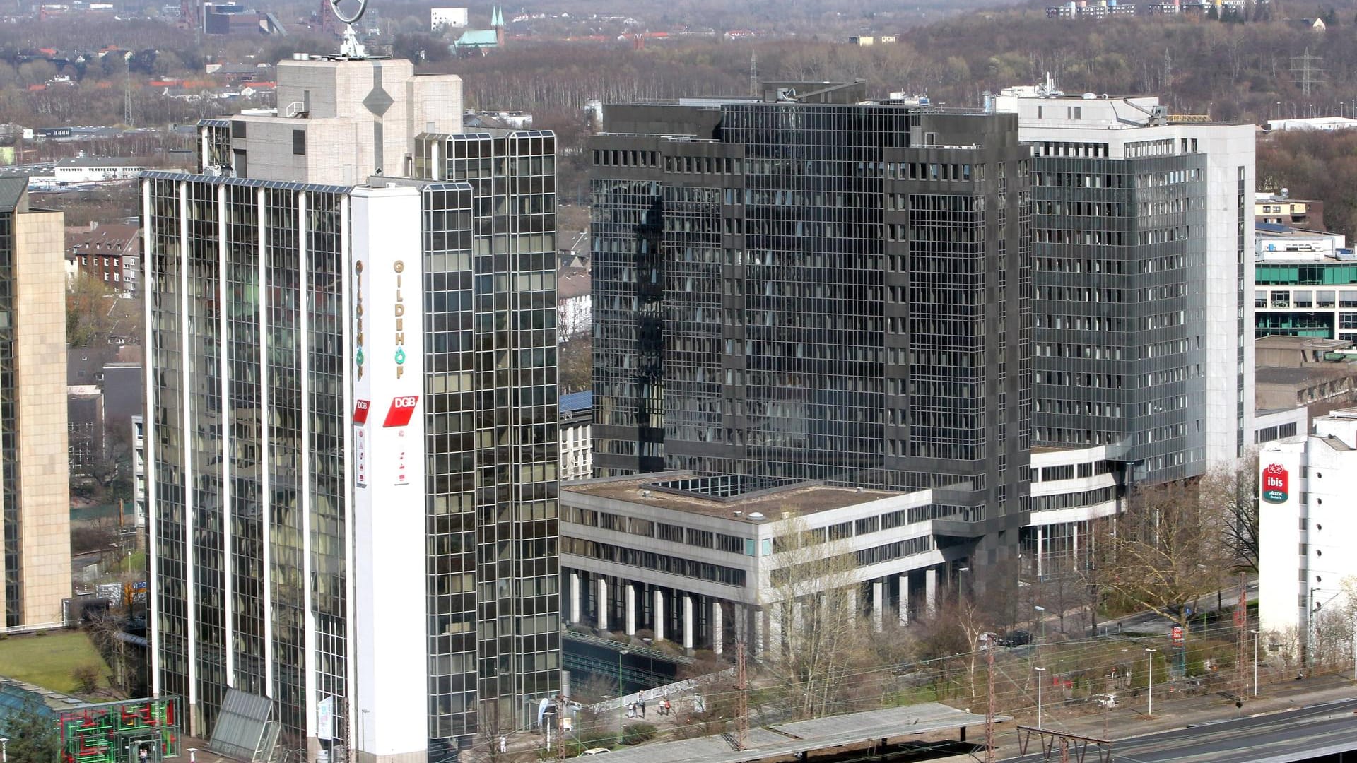 Das Gebäude des "Welcome und Service Center" in Essen (Archivbild): Für die Erweiterung müssen auch neue Räumlichkeiten gefunden werden. Das Gebäude des "Welcome und Service Center" in Essen (Archivbild): Für die Erweiterung müssen auch neue Räumlichkeiten gefunden werden.