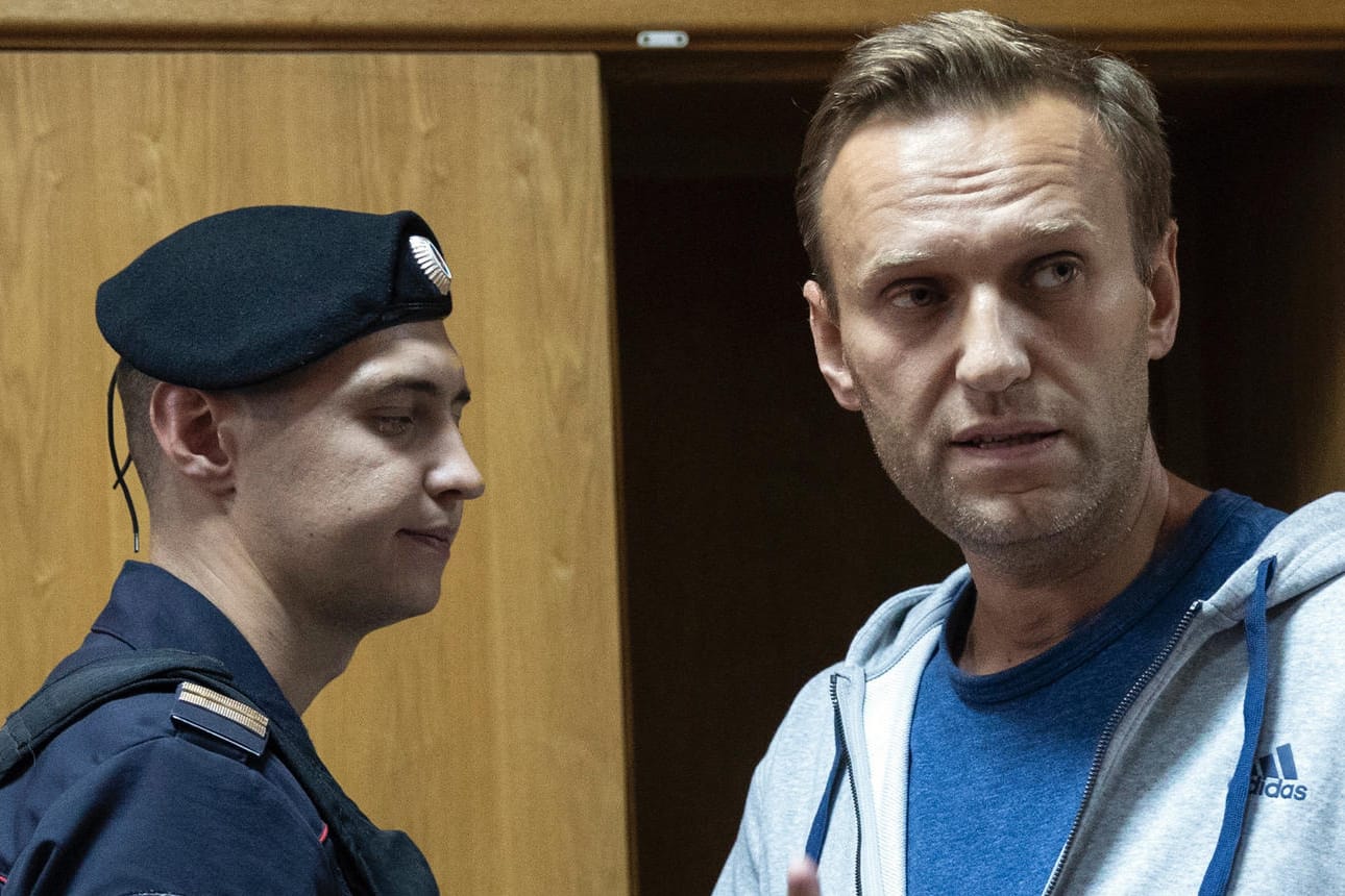 Oppositionsführer Alexej Nawalny vor Gericht in Moskau (Archivbild): Die Charité sieht Hinweise, dass Nawalny vergiftet wurde.