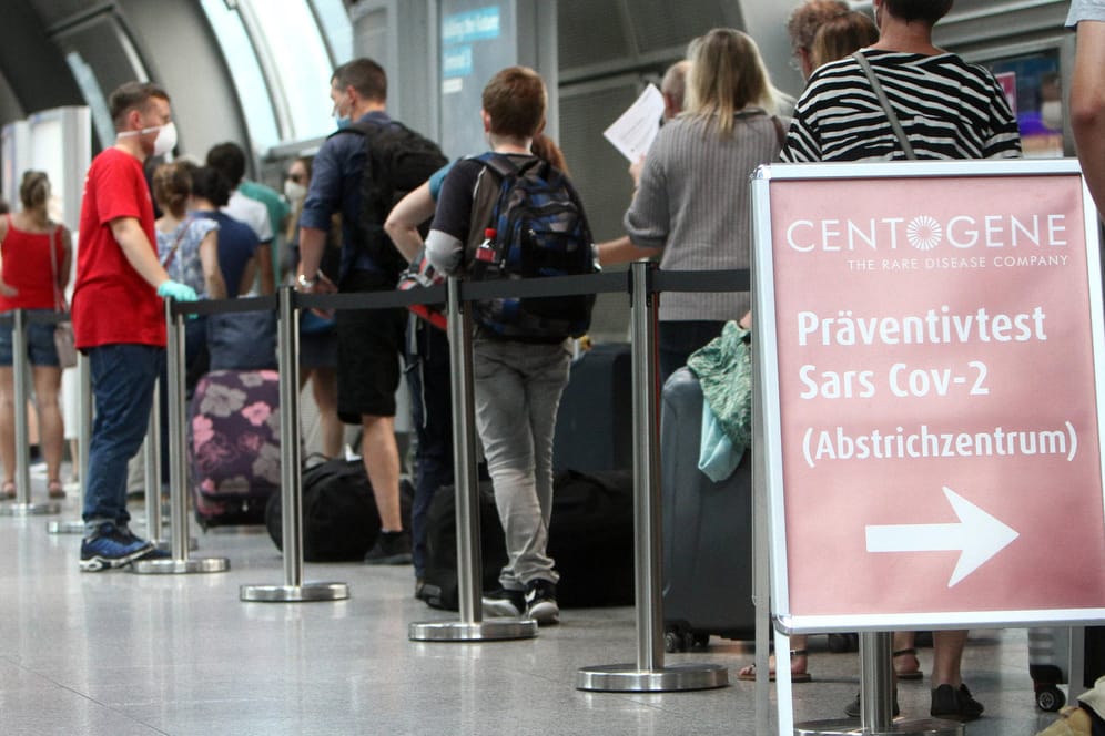 Rekord Ansturm von Reiserückkehrern: In Zukunft soll es Tests an Flughäfen nicht mehr geben.